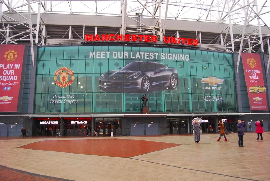 Sao Manchester United không chịu sử dụng xe Chevrolet