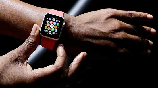 Anh: sử dụng Apple Watch khi đang lái xe là bất hợp pháp