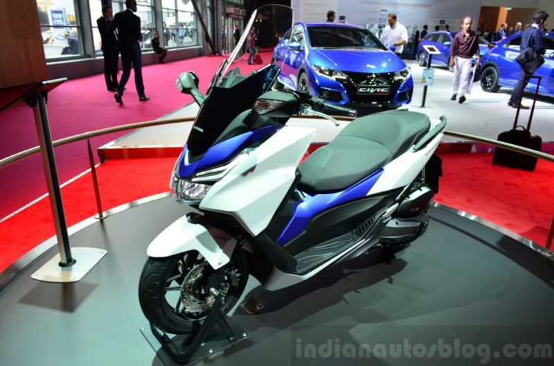 Forza 125 “hàng độc” giữa Paris Motor Show 2014