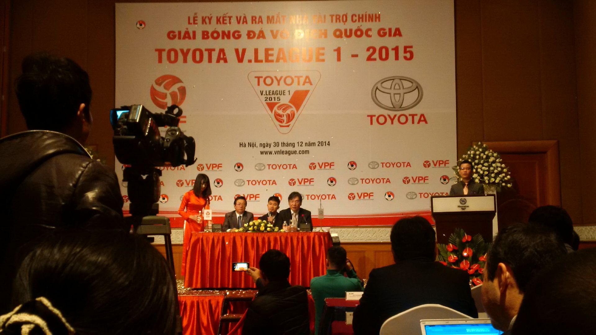 Toyota Việt Nam tài trợ V.League, VPF cam kết đá trong sạch