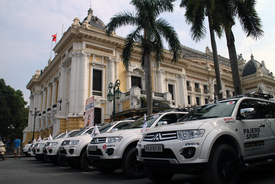 Chặng 4 “Hành trình Pajero Sport chinh phục Việt Nam” dừng chân tại Hà Nội