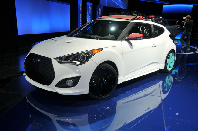 Hyundai Veloster C3 - xe thể thao có thể biến thành… bán tải