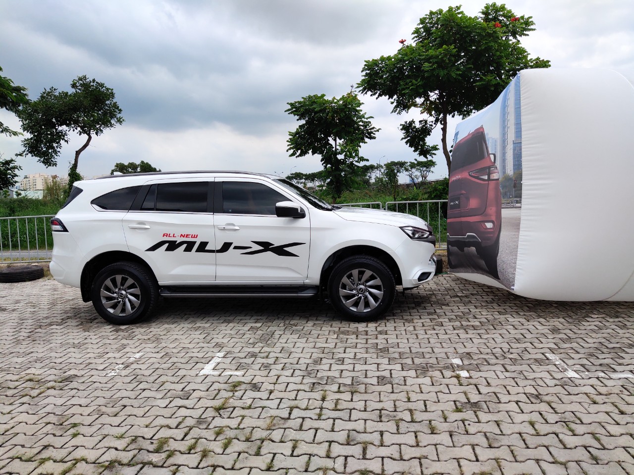 Ghi nhận chính về cảm giác lái SUV Isuzu mu-X 2022 hoàn toàn mới