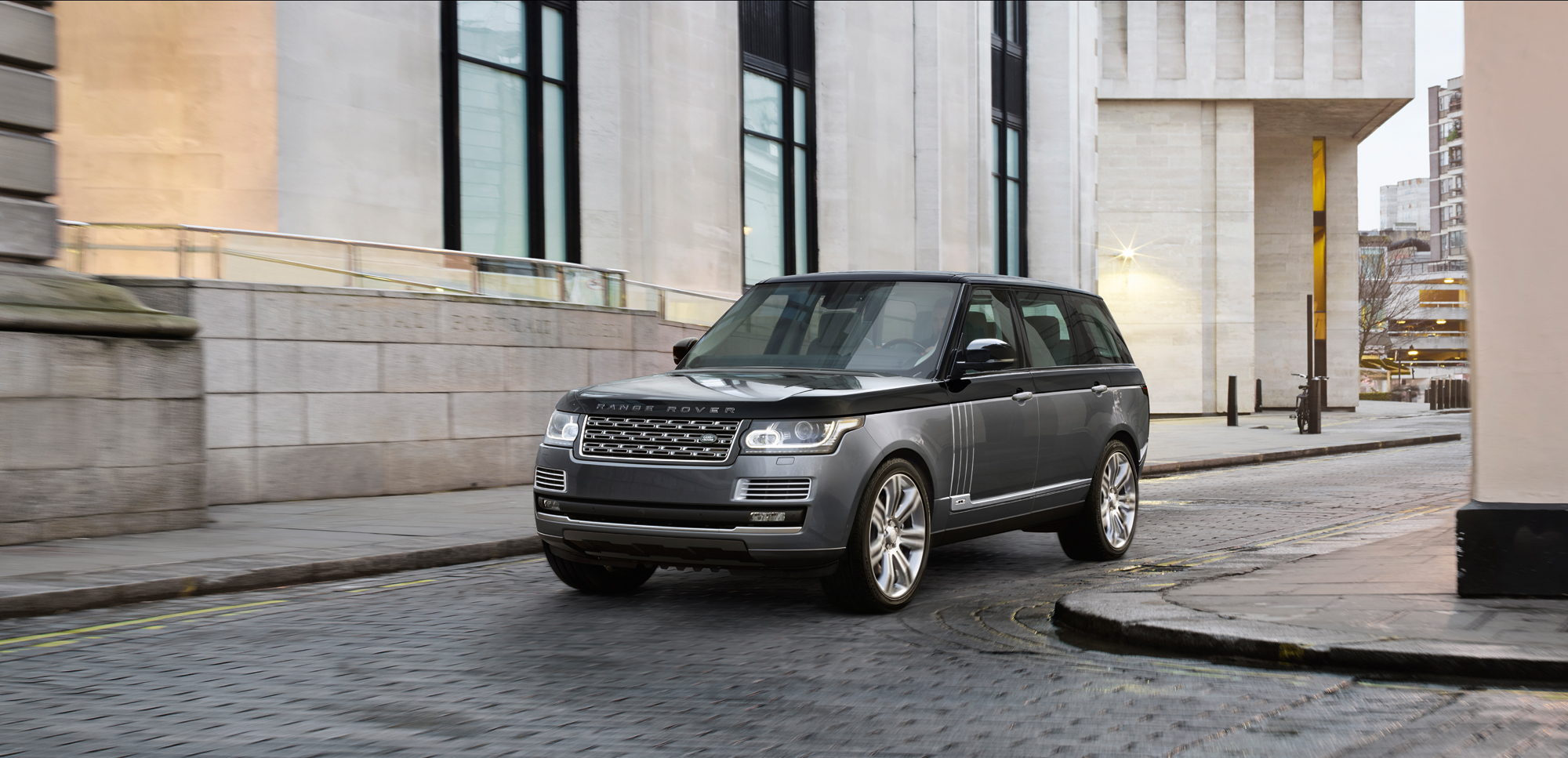 Range Rover SVAutobiography 2016 – đẳng cấp của SUV hạng sang