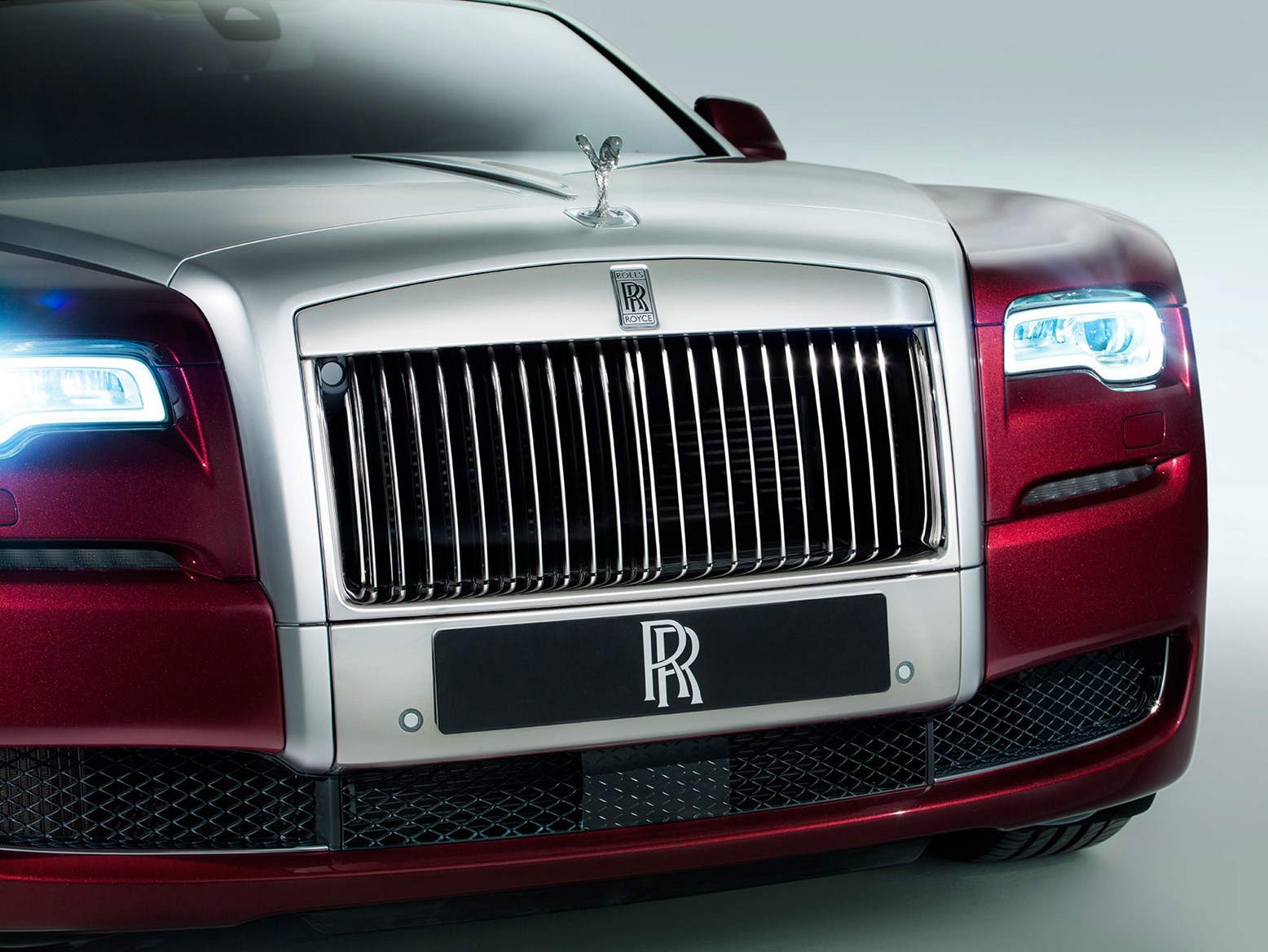 Rolls-Royce hồi sinh huyền thoại bằng bản mui xếp Drophead mang tên ‘Bình minh’