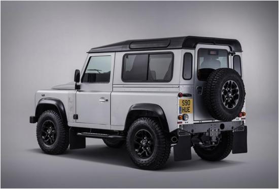 Land Rover Defender4