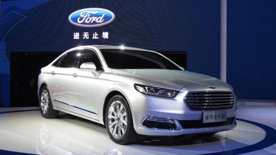 Chrysler “đánh bại” hãng xe GM và Ford 2