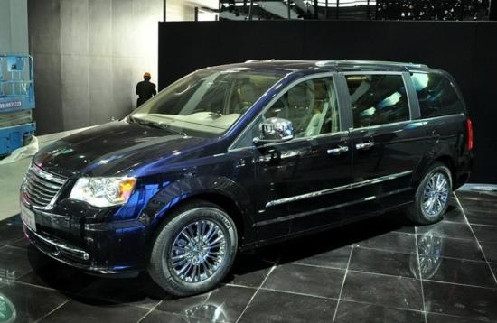 Chrysler “đánh bại” hãng xe GM và Ford