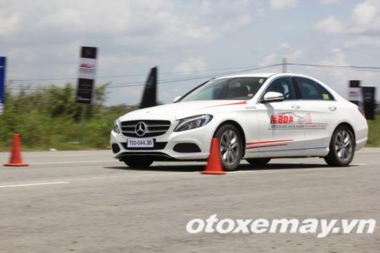 Mercedes-Benz khóa học lái xe 15