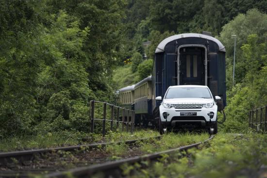 Xe Land Rover Discovery Sport 2