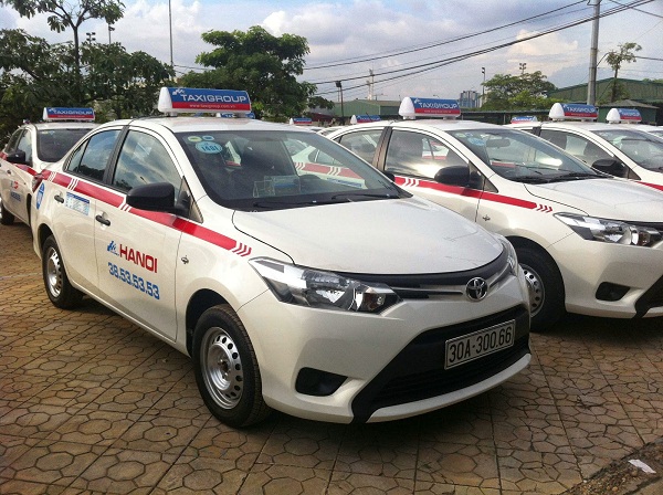 Thu hồi gần 500 phù hiệu khiến nhiều lái xe taxi bức xúc