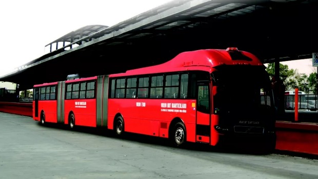 Xe bus Volvo Gran Artic 300 1