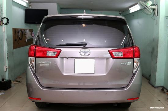 Xe Toyota Innova độ âm thanh 10