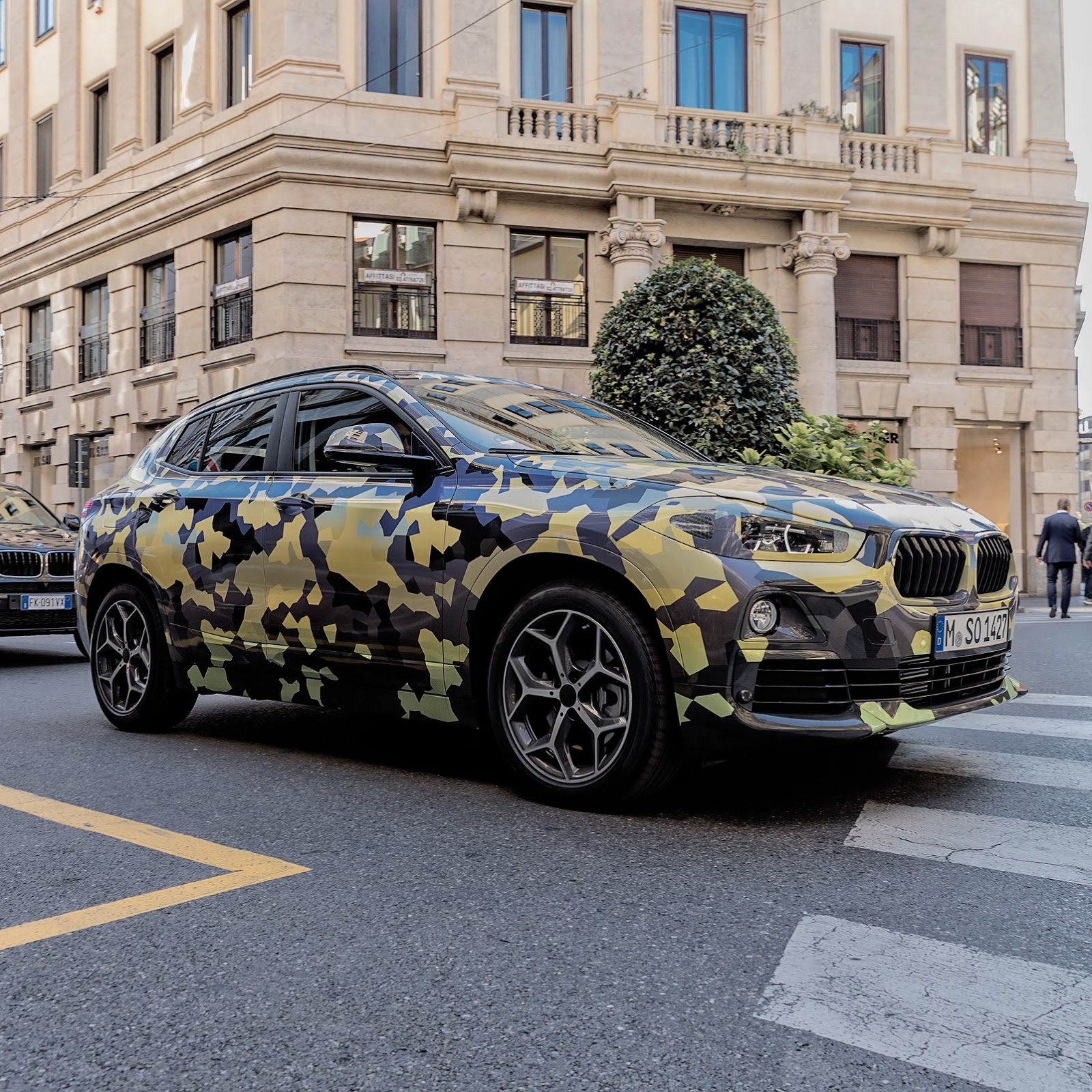 Xe BMW X2 Milan 1