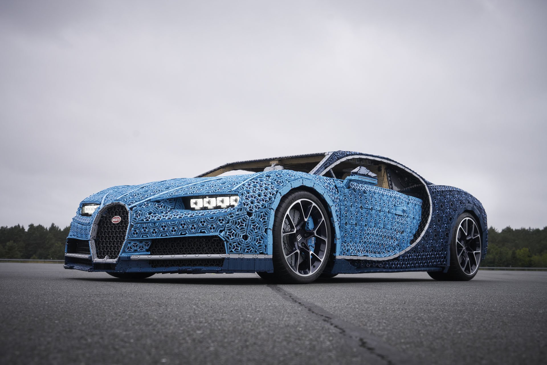 Bugatti Chiron phiên bản Lego có thể chạy như thật