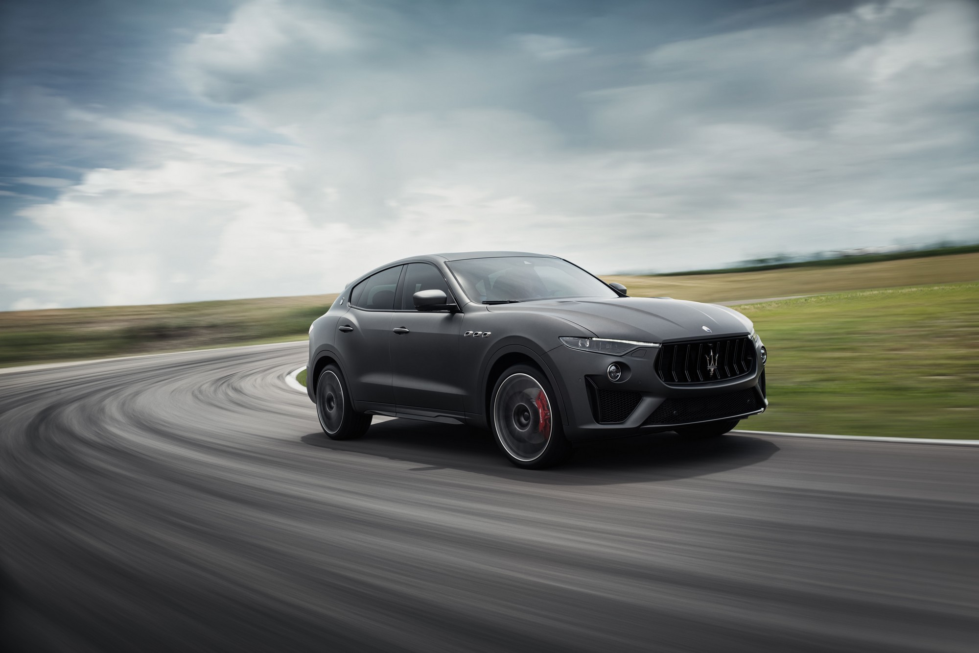 LEVANTE TROFEO - SUV MẠNH NHẤT MASERATI RA MẮT TẠI HÀ NỘI