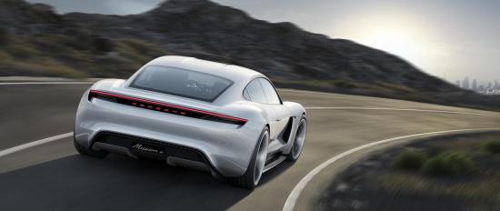 Xe điện Porsche Mission E 4