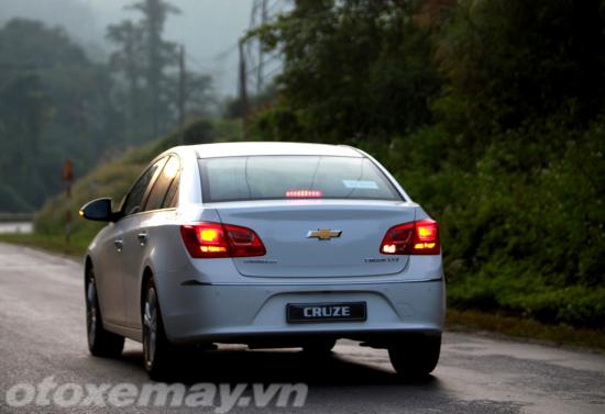 Chevrolet Cruze 2015 giá rẻ chất lượng cạnh tranh 1