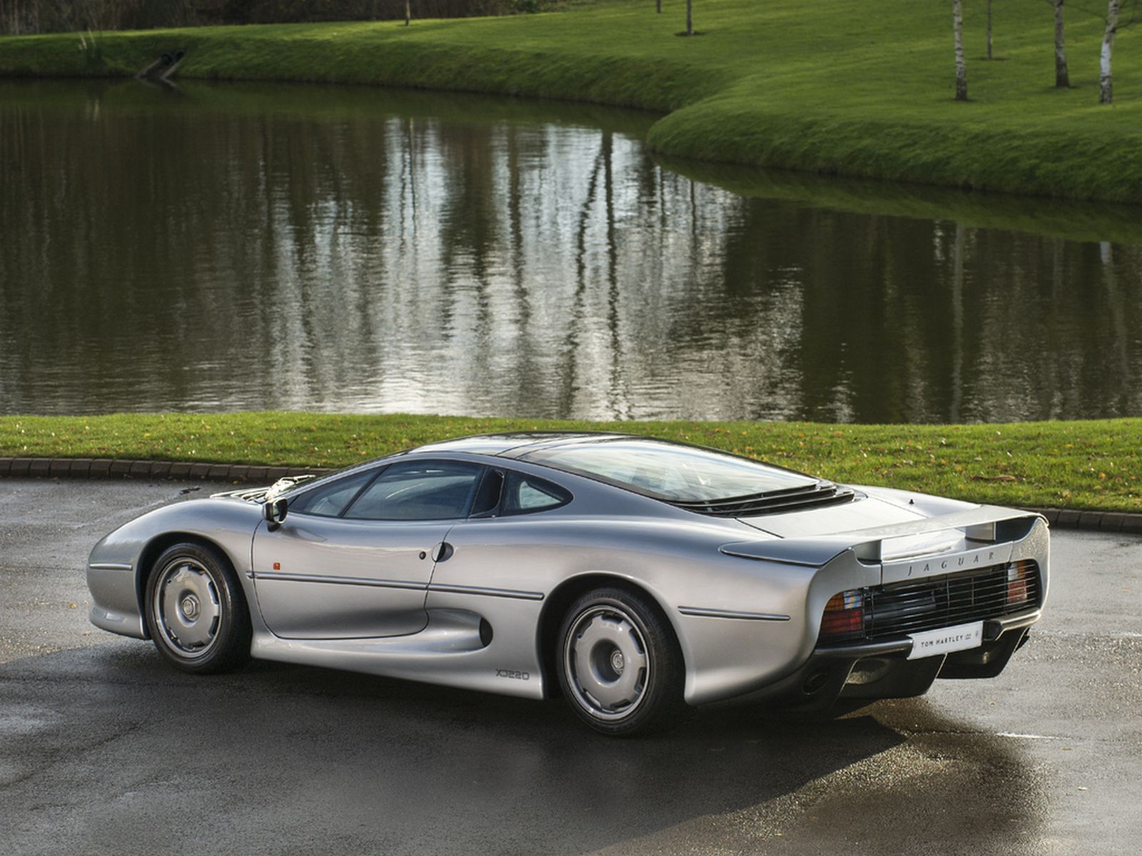 Xe cổ Jaguar XJ220 a2