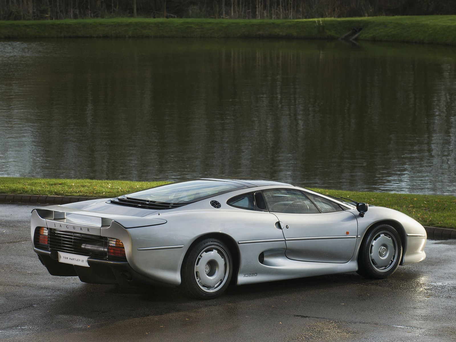 Xe cổ Jaguar XJ220 a4