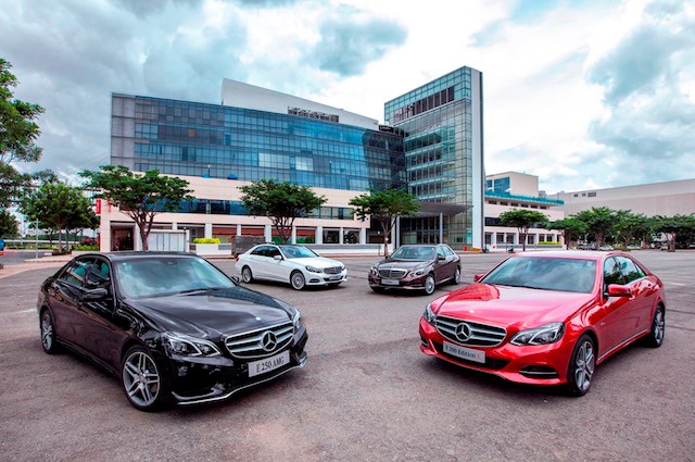 Xe Mercedes đồng loạt tăng giá chào năm mới