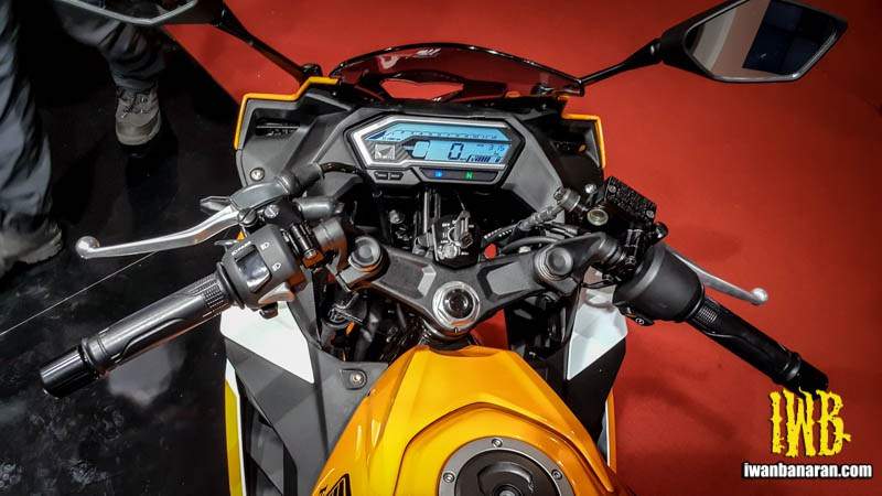 Honda CBR150R 2016 a12