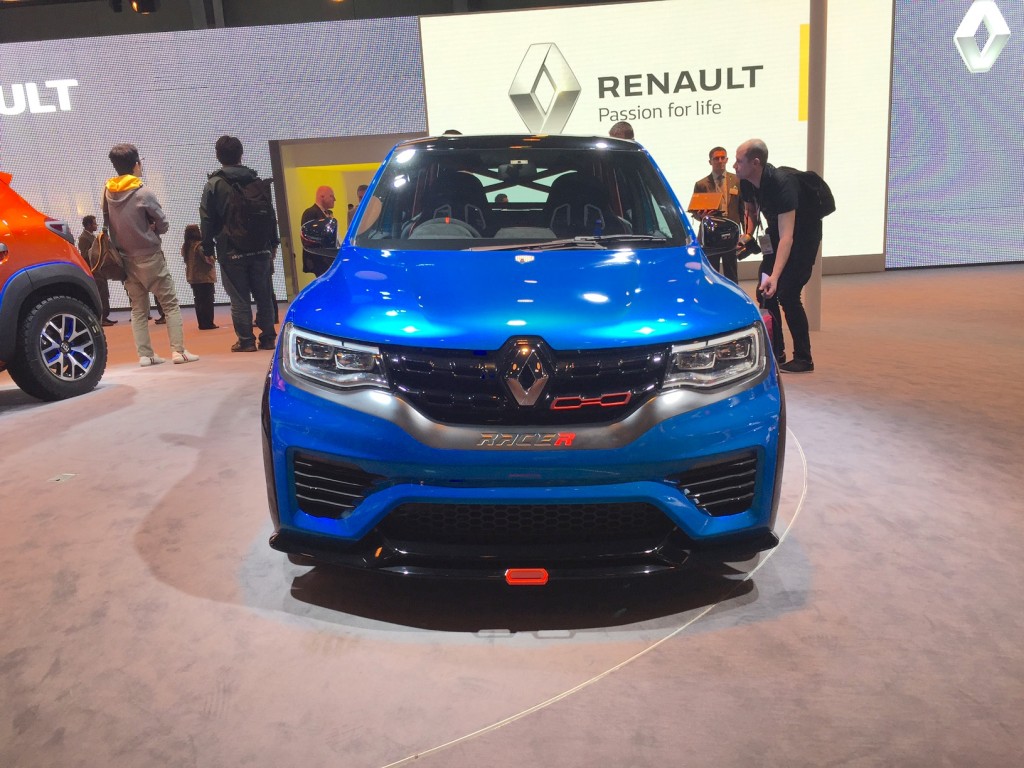 Renault giới thiệu hai mẫu concept hoàn toàn mới