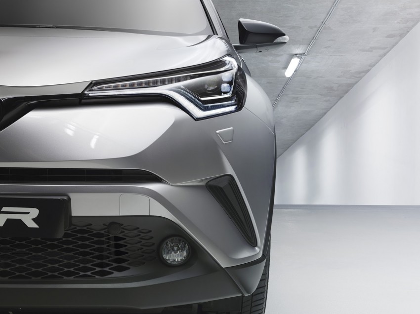 Toyota C-HR lộ diện 6