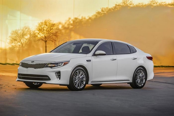 Kia Optima 2016 có giá gần 22.000 USD