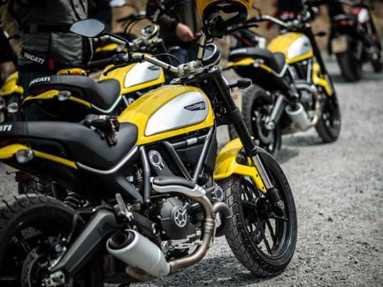 Ducati scrambler 400 A2