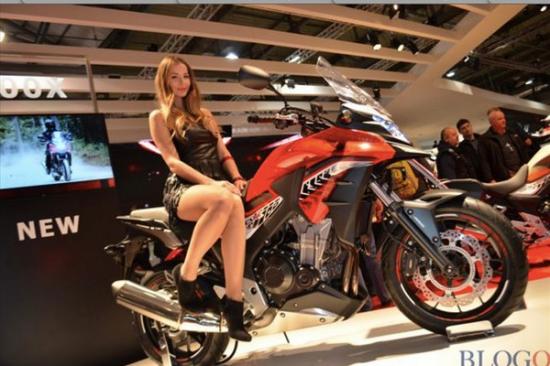 Dàn người mẫu tại EICMA 2015 A2