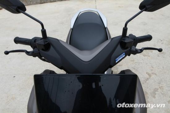 Honda PXC và Yamaha NM-X A15