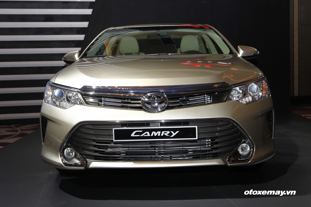 Toyota Camry 2.0E trang bị động cơ hoàn toàn mới