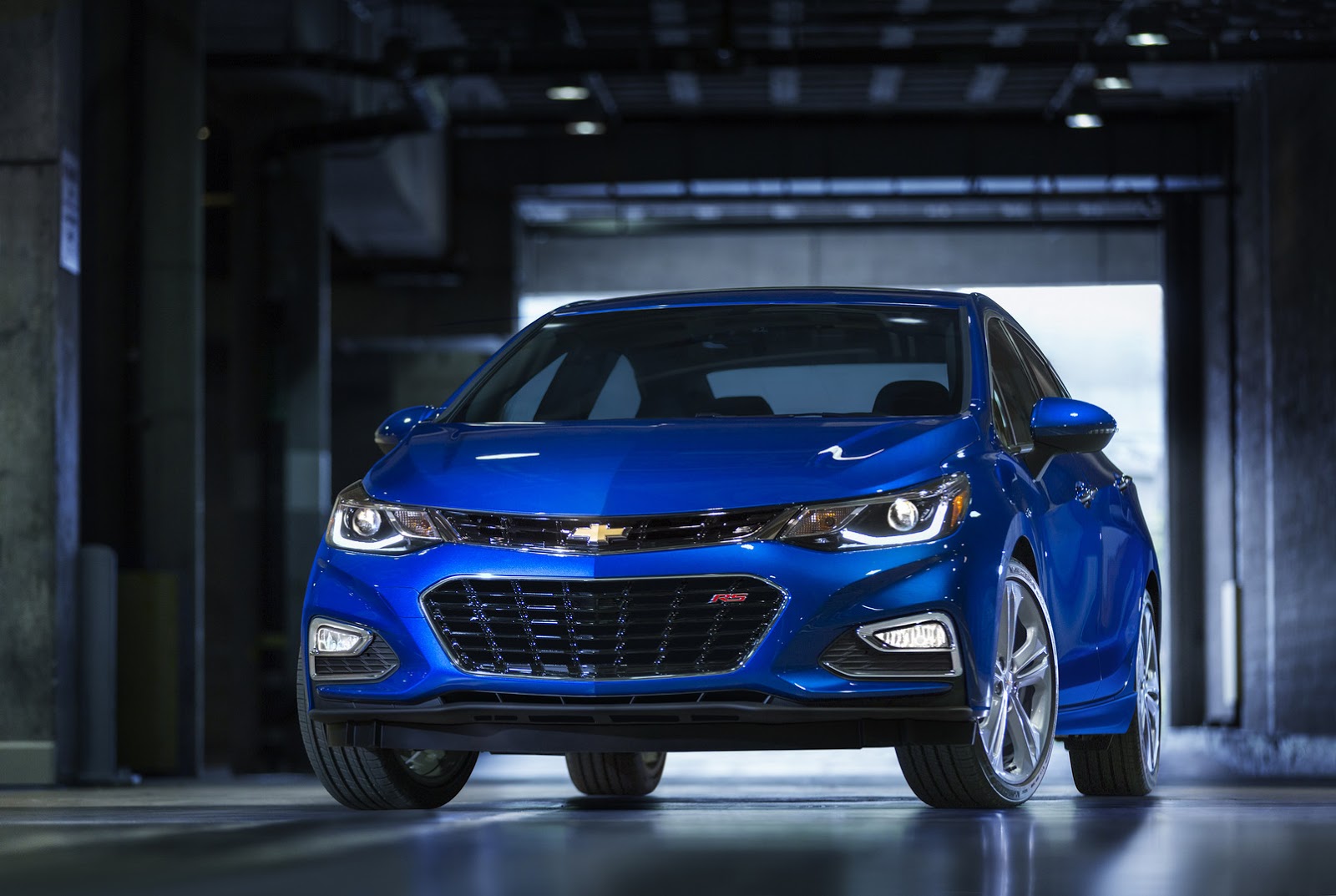 Chevrolet Cruze 2016 ra mắt để “quyến rũ” giới trẻ