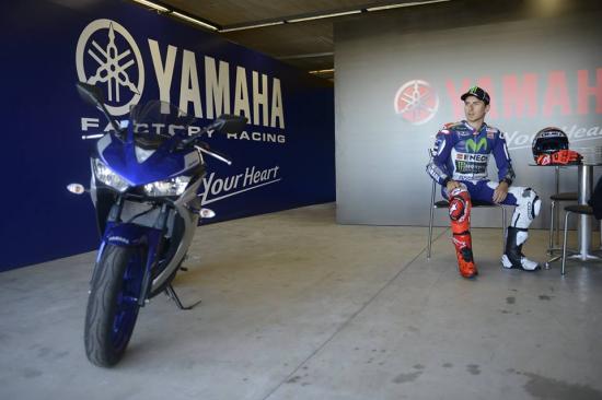 Jorge Lorenzo giới thiệu Yamaha YZF-R3-anh-5