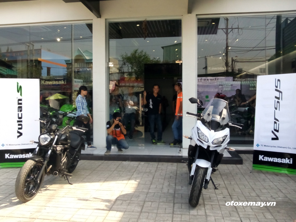 Bộ đôi Kawasaki Versys 650 ABS và Vulcan S ABS chính thức ra mắt