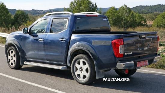 Dựa trên nền tảng của Nissan Navara NP300 1