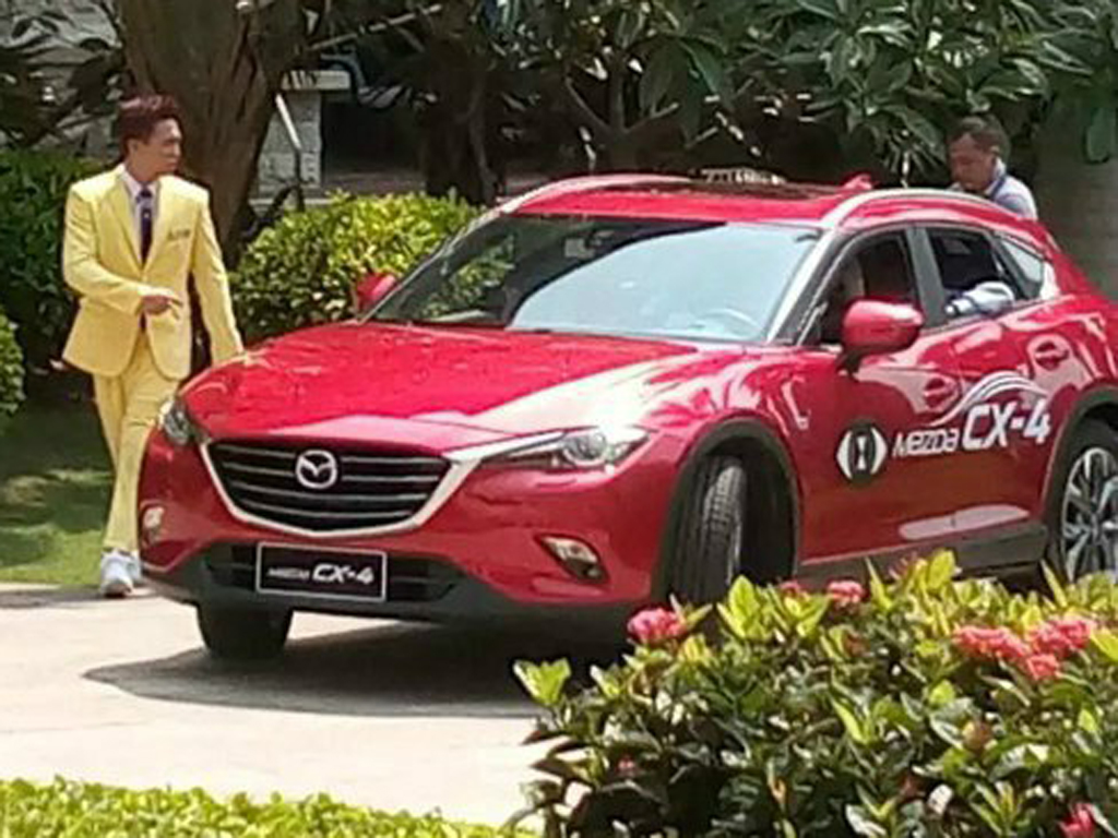 Mazda CX-4 hoàn toàn mới lộ diện không “che chắn”