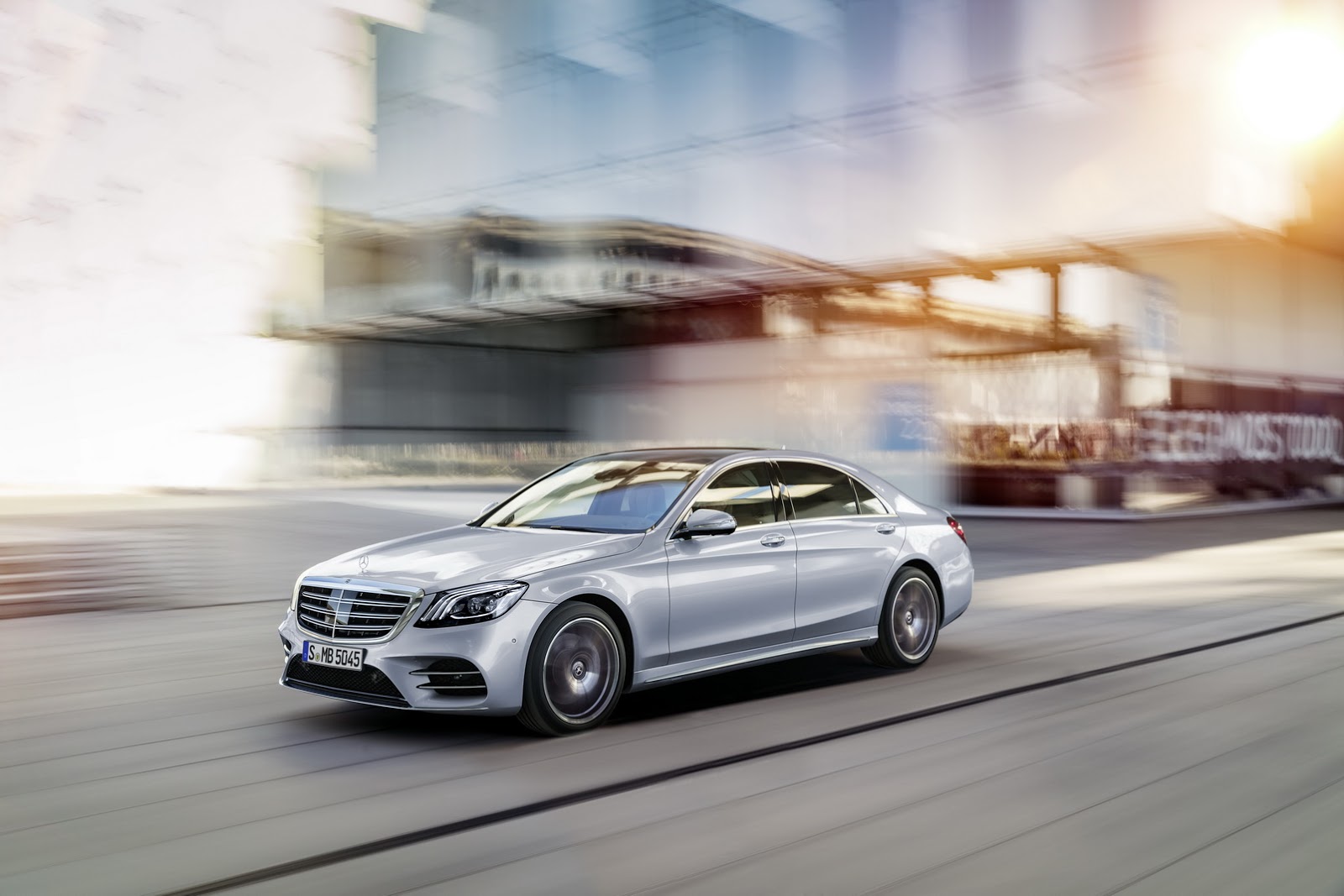 Mercedes-Benz S-Class 2018 trình làng với tùy chọn phiên bản mới