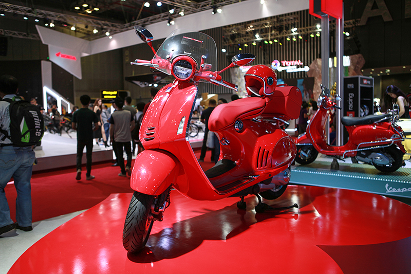 oto-xemay-vespa-946-red