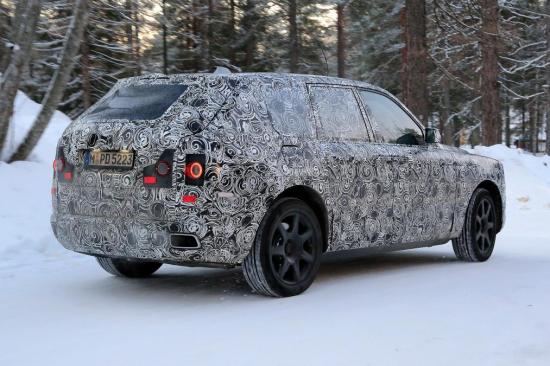 oto-xemay-rolls-royce-cullinan