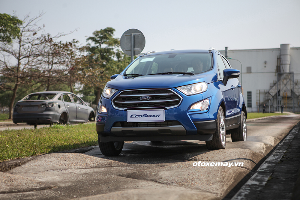 Ford EcoSport 2018; thiết kế mới, lần đầu tiên sử dụng động cơ EcoBoost