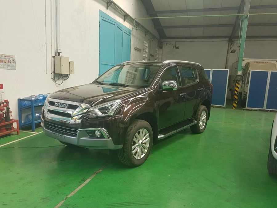 Isuzu mu-X 2018 đã về đại lý, giá bán chưa được tiết lộ