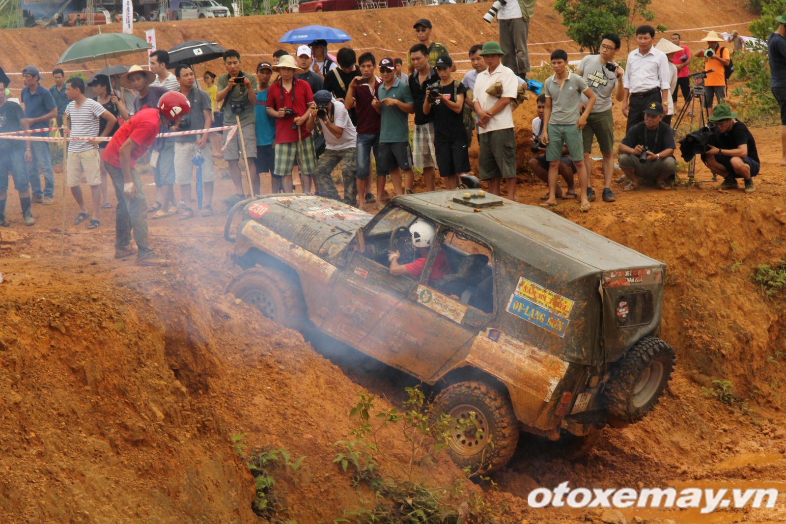 VOC 2015: Những pha offroad “cháy máy” ở ngày thi thứ 2