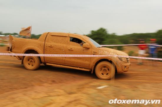 VOC 2015: Những pha offroad “cháy máy” ở ngày thi thứ 2 anh 26