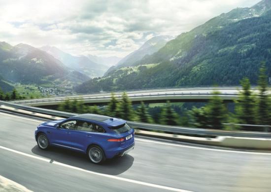 IAA 2015: Jaguar F-Pace nhiều tuỳ chọn động cơ có giá từ 42.000 USD 7