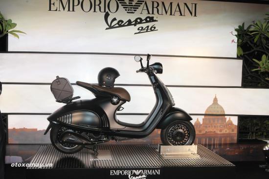 Siêu phẩm Vespa 946 Emporio Armani bao nhiêu tiền?_pic3