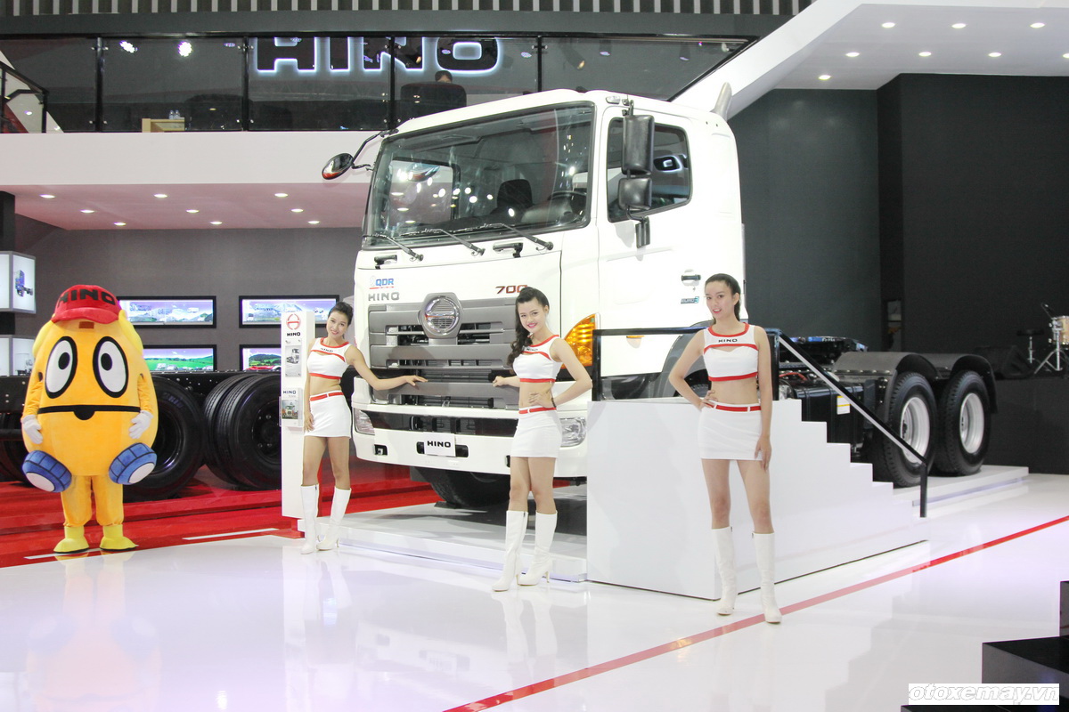 VMS 2015: Những mẫu xe tải hầm hố của Hino-7