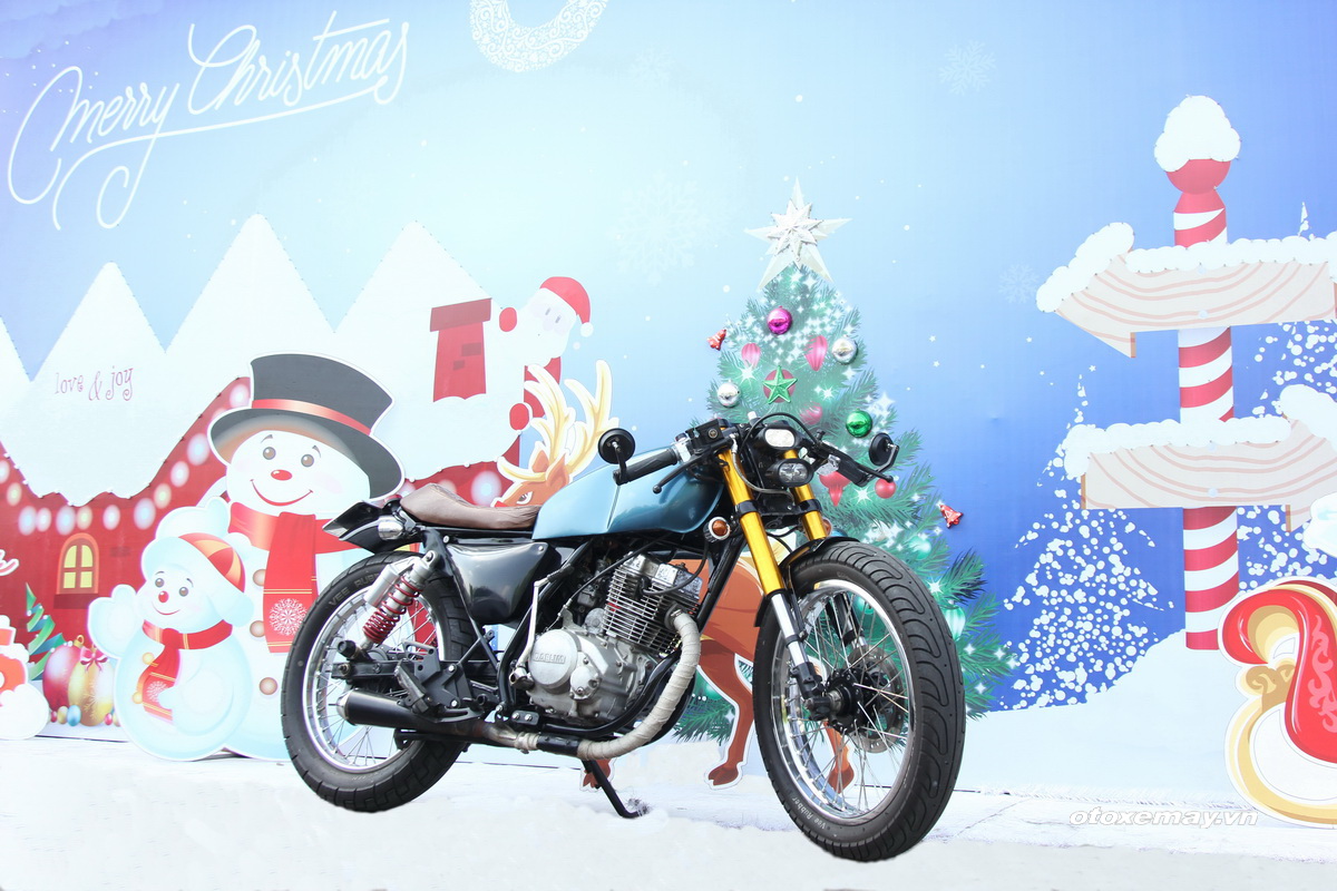 Vi vu Noel Sài Gòn với Cafe Racer “chất”