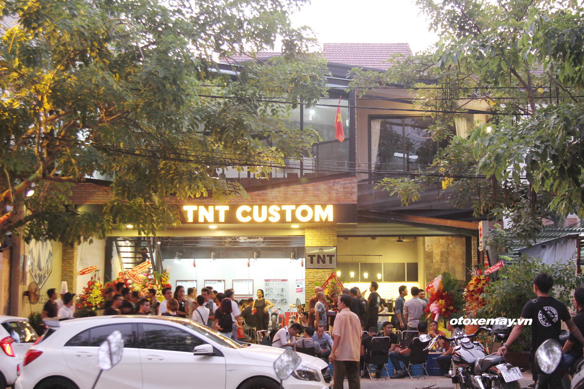 TNT Custom Sài Gòn: Khám phá xưởng độ không dành cho người “yếu bóng vía”